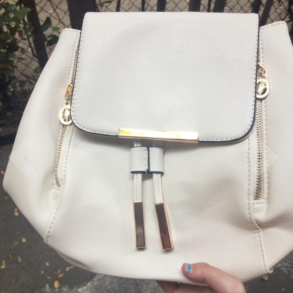 🆕 Mini PU Leather Backpack(Off White) - Picture 3 of 7